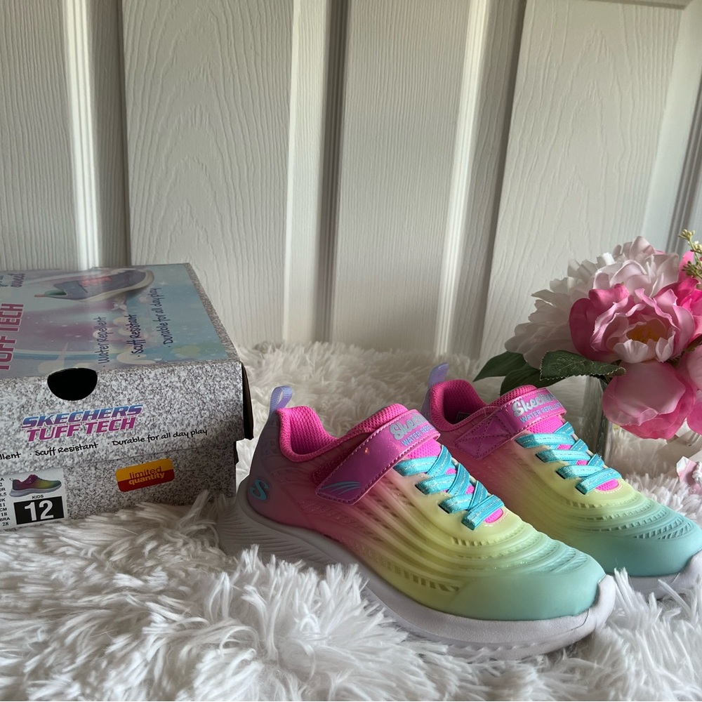 EUC Skechers Kids' Pastel Gradient Sneakers